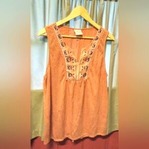 Knox Rose Embroidered tunic top